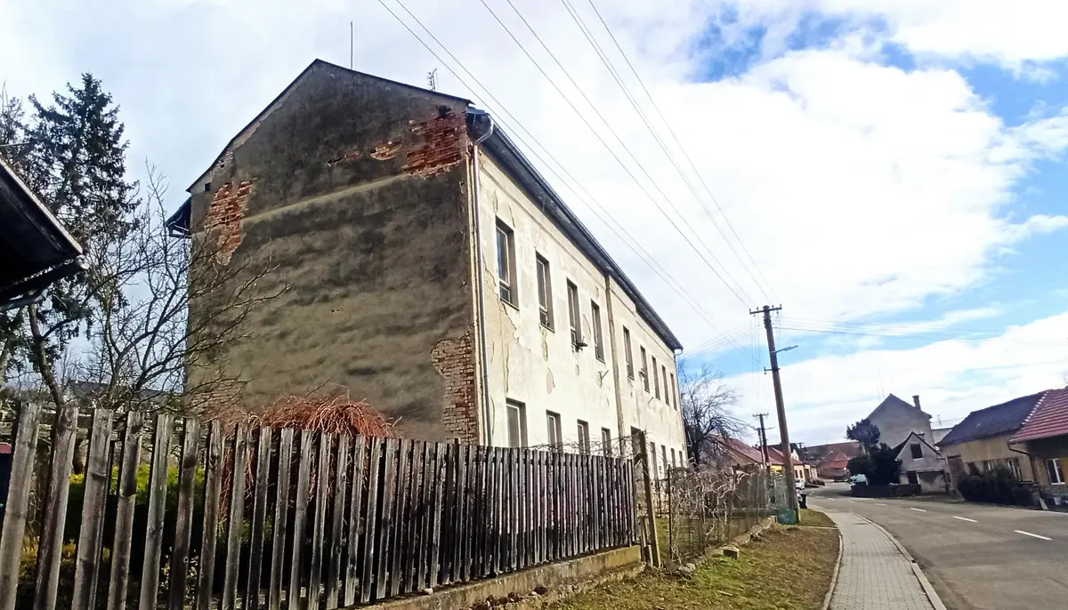 Knihovna Nemotice foto 1